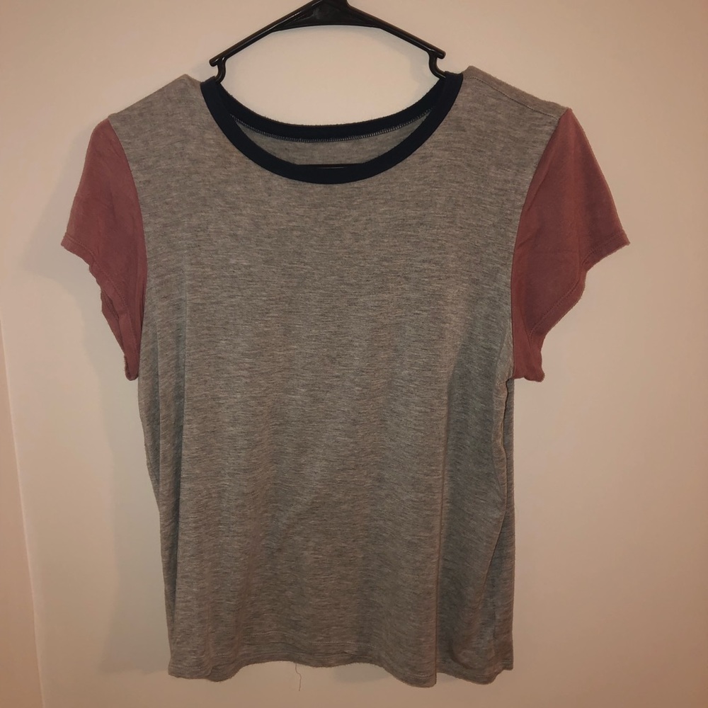 American Eagle T-shirt.